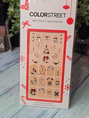 Color Street - Charm the Halls Mani Charms